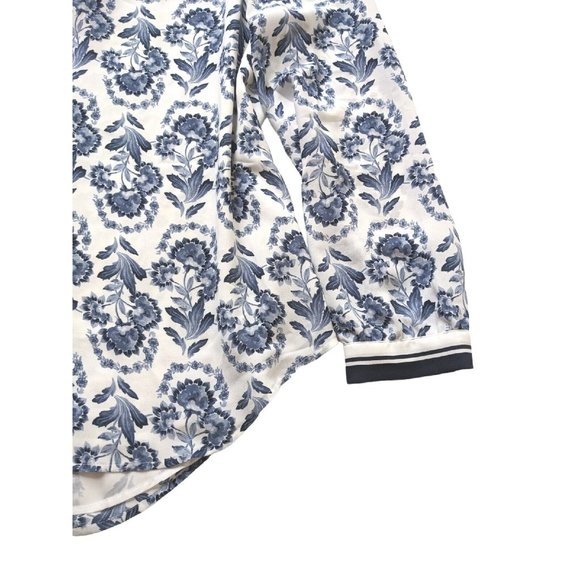Ann Taylor LOFT Women's Top Size XL Blue and White Floral FLOWY Relaxed Fit b6 - Picture 5 of 11